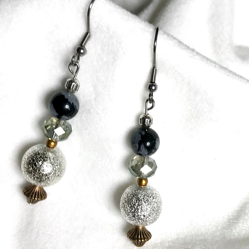 Handmade Earrings with Vintage and Modern Elements (E106-2H)